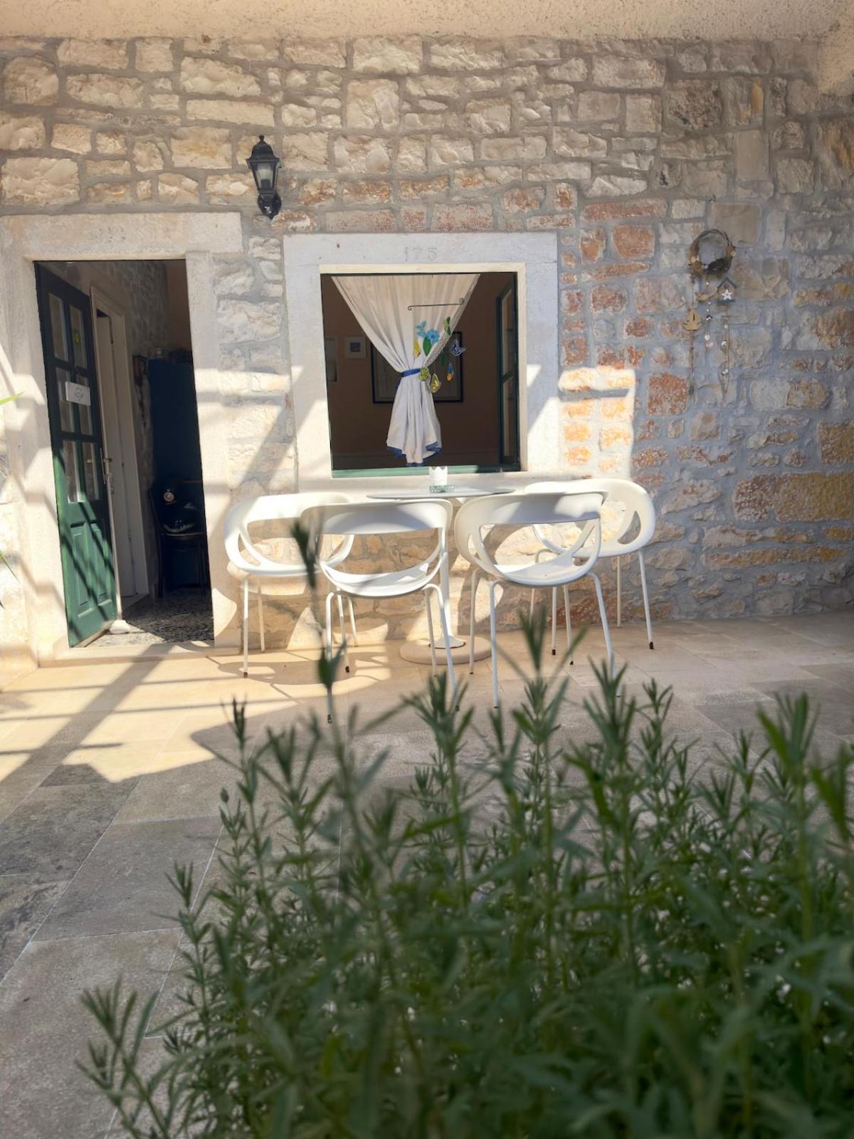 Villa Visilo Stone House Pucisca Exterior foto